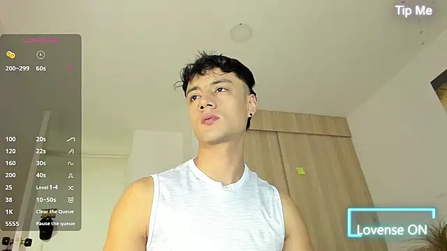 Snapshot of Sebastian-Dash chatting on November 19, 11:05 pm Sebastian-Dash online show from November 19, 11:05 pm