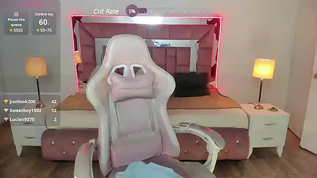 Snapshot of Aliciia_cute1 chatting on December 8, 11:19 pm Aliciia cute1 online show from December 8, 11:19 pm