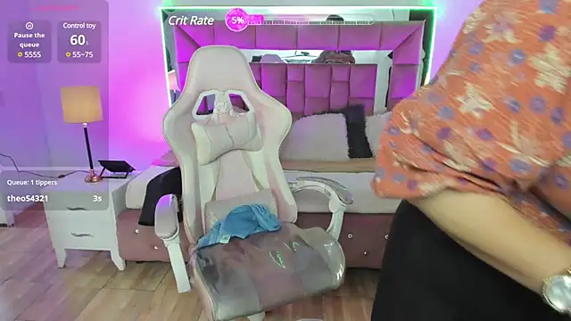 Snapshot of Aliciia_cute1 chatting on December 23, 12:03 am Aliciia cute1 online show from December 23, 12:03 am