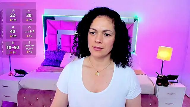 Snapshot of Aliciia_cute1 chatting on February 24, 9:52 pm Aliciia cute1 online show from February 24, 9:52 pm