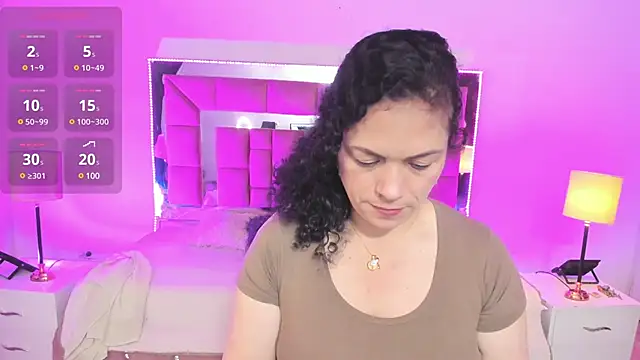 Snapshot of Aliciia_cute1 chatting on March 21, 10:28 pm Aliciia cute1 online show from March 21, 10:28 pm