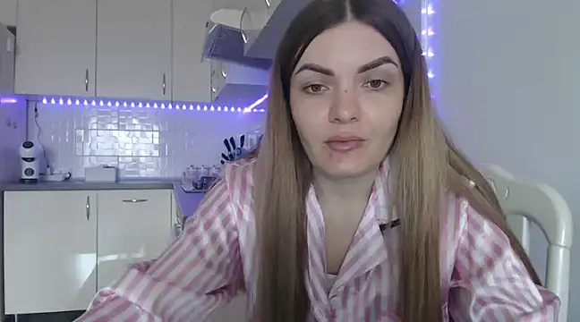 Snapshot of _JustmeHere_ chatting on March 4, 10:02 am JustmeHere online show from March 4, 10:02 am