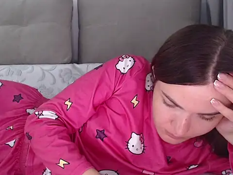 Snapshot of _JustmeHere_ chatting on October 3, 6:32 am JustmeHere online show from October 3, 6:32 am