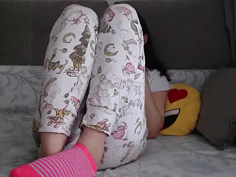 Snapshot of _JustmeHere_ chatting on October 19, 8:04 am JustmeHere online show from October 19, 8:04 am