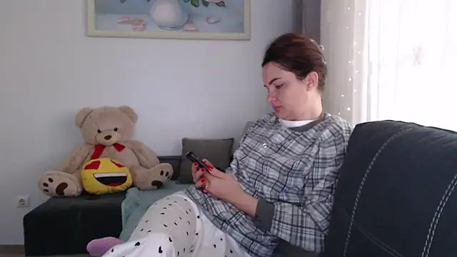 Snapshot of _JustmeHere_ chatting on November 7, 8:25 am JustmeHere online show from November 7, 8:25 am