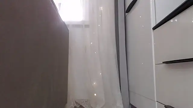 Snapshot of _JustmeHere_ chatting on November 9, 9:29 am JustmeHere online show from November 9, 9:29 am