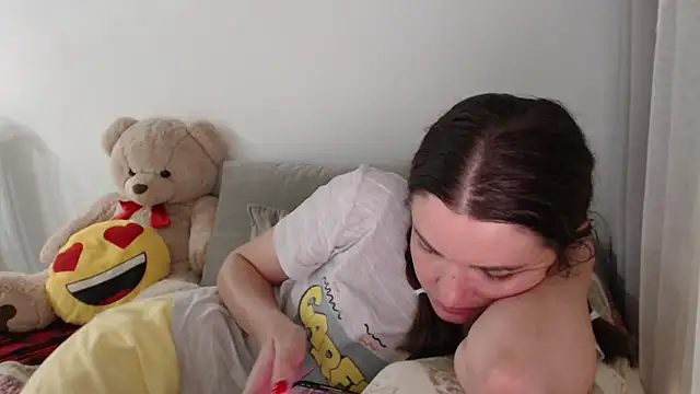 Snapshot of _JustmeHere_ chatting on November 18, 7:40 pm JustmeHere online show from November 18, 7:40 pm