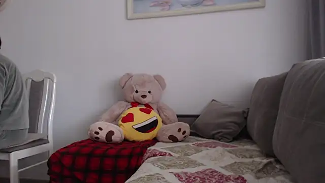 Snapshot of _JustmeHere_ chatting on November 19, 8:47 am JustmeHere online show from November 19, 8:47 am