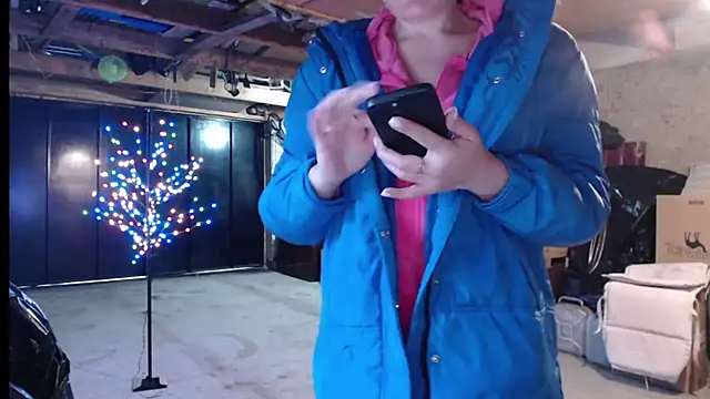 Snapshot of _JustmeHere_ chatting on December 4, 12:36 pm JustmeHere online show from December 4, 12:36 pm