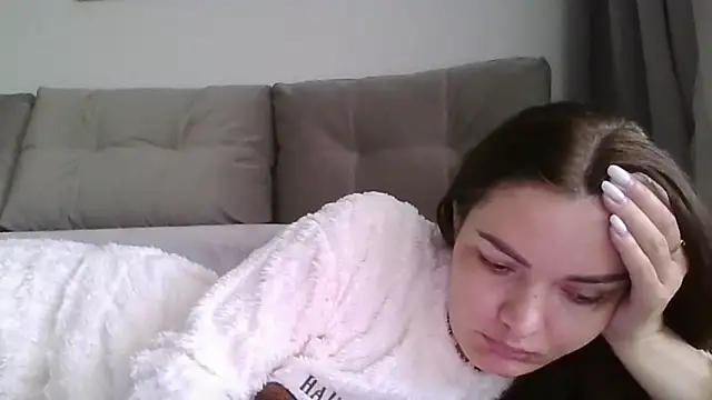 Snapshot of _JustmeHere_ chatting on May 19, 9:15 am JustmeHere online show from May 19, 9:15 am