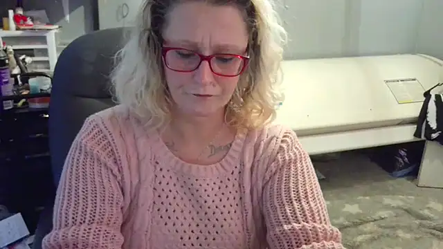 Lisalovely6981 online show from February 7, 7:17 pm