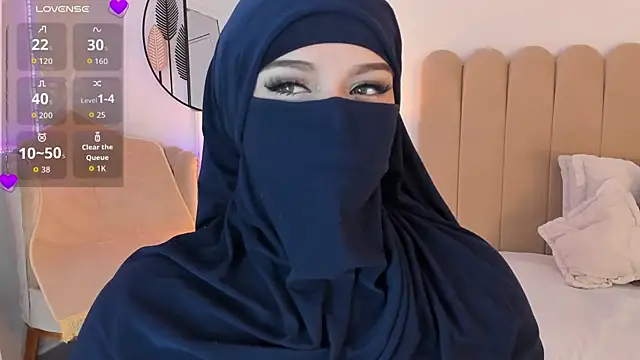 Snapshot of anna-henao chatting on September 11, 7:25 pm anna-henao online show from September 11, 7:25 pm