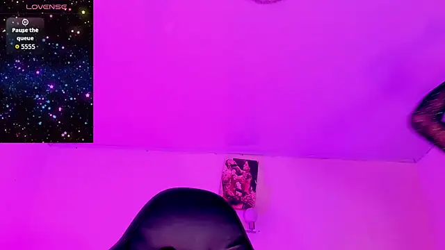 Snapshot of naomy__xx chatting on November 19, 3:17 am naomy xx online show from November 19, 3:17 am