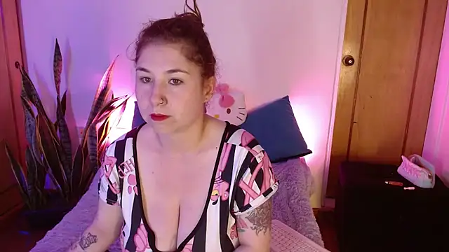 Snapshot of kittycatw chatting on September 10, 8:47 am kittycatw online show from September 10, 8:47 am