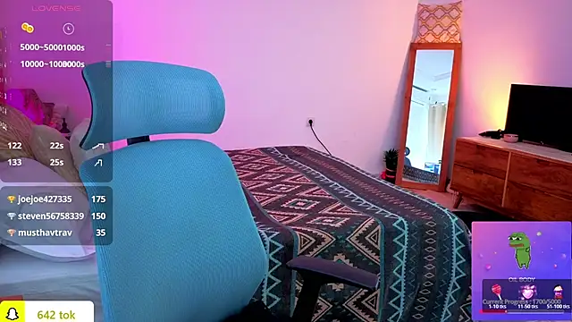 Snapshot of PrincessVS chatting on November 7, 4:56 am PrincessVS online show from November 7, 4:56 am