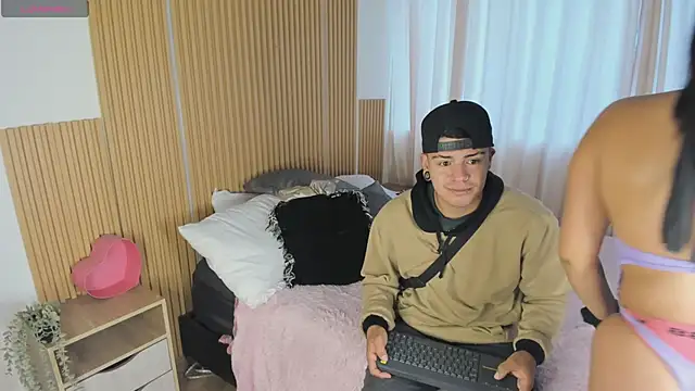 lucy Bensonn online show from March 14, 12:29 pm