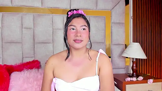 LinnaGardenia online show from March 3, 2:56 pm