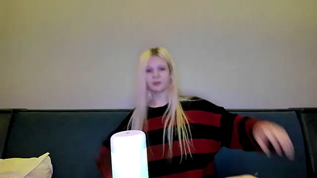 Snapshot of sashakiss99 chatting on January 2, 10:33 pm sashakiss99 online show from January 2, 10:33 pm