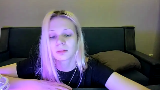 Snapshot of sashakiss99 chatting on January 3, 11:12 pm sashakiss99 online show from January 3, 11:12 pm