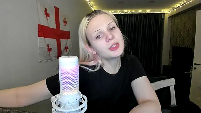 Snapshot of sashakiss99 chatting on January 5, 10:19 pm sashakiss99 online show from January 5, 10:19 pm