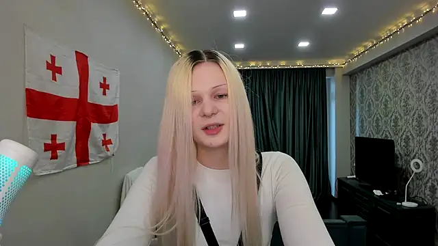 Snapshot of sashakiss99 chatting on January 22, 12:49 pm sashakiss99 online show from January 22, 12:49 pm