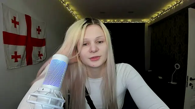 Snapshot of sashakiss99 chatting on January 22, 4:12 pm sashakiss99 online show from January 22, 4:12 pm