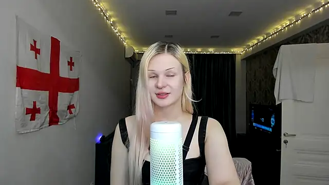 Snapshot of sashakiss99 chatting on January 31, 4:27 pm sashakiss99 online show from January 31, 4:27 pm