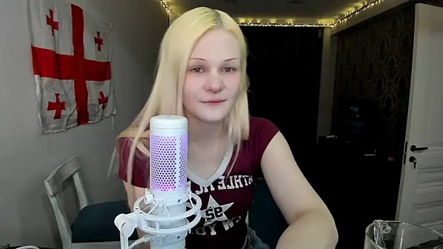 Snapshot of sashakiss99 chatting on February 20, 7:41 pm sashakiss99 online show from February 20, 7:41 pm