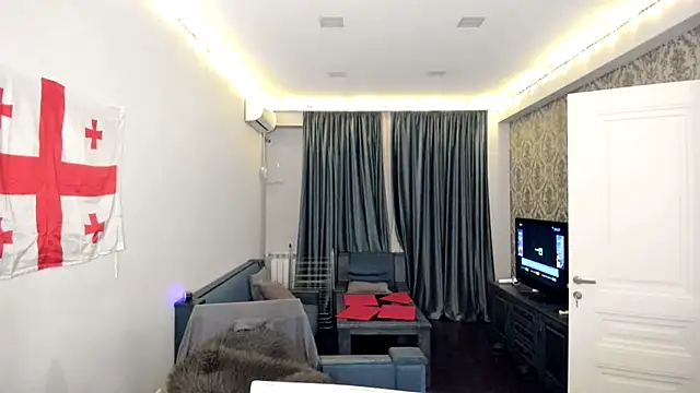 Snapshot of sashakiss99 chatting on February 23, 8:33 pm sashakiss99 online show from February 23, 8:33 pm