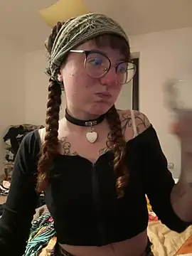 Snapshot of _foxygirl_ chatting on February 7, 6:34 pm  foxygirl  online show from February 7, 6:34 pm