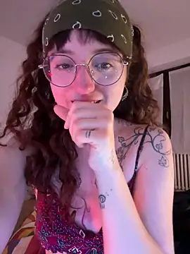 Snapshot of _foxygirl_ chatting on March 16, 10:53 pm  foxygirl  online show from March 16, 10:53 pm