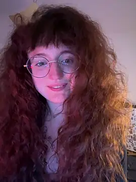 Snapshot of _foxygirl_ chatting on March 18, 9:53 pm  foxygirl  online show from March 18, 9:53 pm