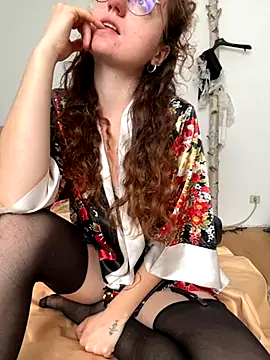 Snapshot of _foxygirl_ chatting on October 15, 8:58 am  foxygirl  online show from October 15, 8:58 am