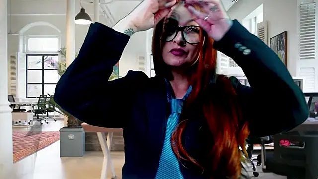 helenas fantasy online show from February 12, 1:52 am