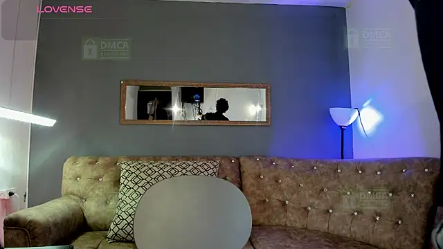 Jhonny-Blake online show from April 6, 7:48 pm