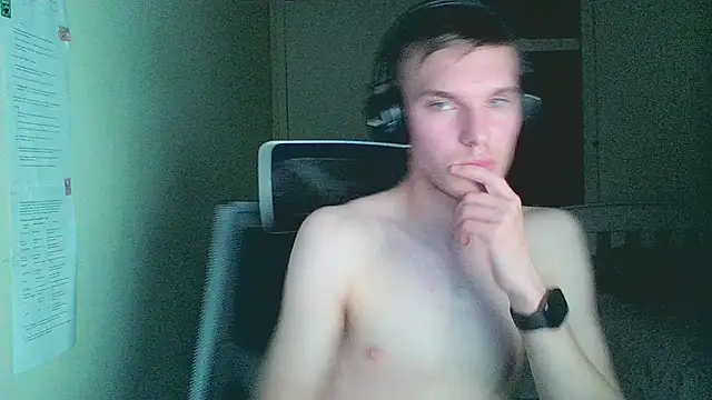 Snapshot of bluegaze6 chatting on October 11, 8:35 am bluegaze6 online show from October 11, 8:35 am