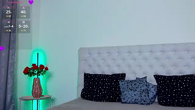 Snapshot of TamarraFox chatting on February 22, 5:08 am TamarraFox online show from February 22, 5:08 am