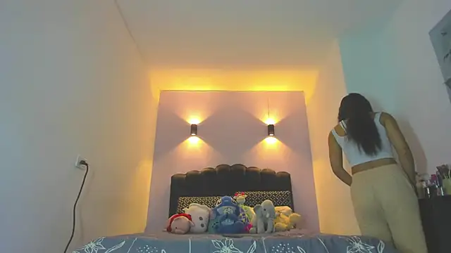 Sofia Clauss  online show from April 22, 5:21 am