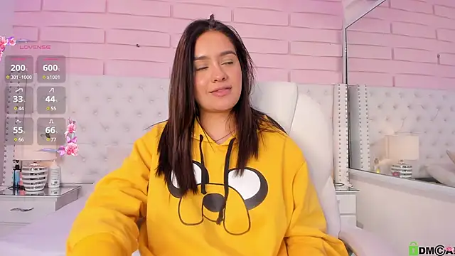 Yaaky  online show from January 25, 12:27 am