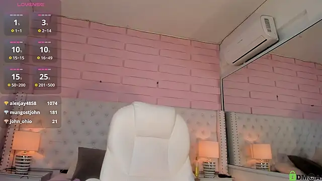 Yaaky  online show from February 24, 8:47 pm