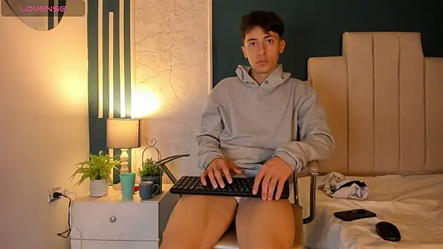 Snapshot of AlessandroDybala chatting on January 31, 3:33 pm AlessandroDybala online show from January 31, 3:33 pm