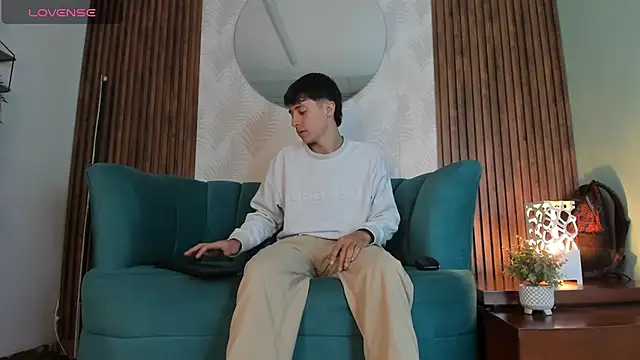 Snapshot of AlessandroDybala chatting on February 5, 11:34 am AlessandroDybala online show from February 5, 11:34 am