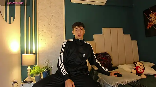 Snapshot of AlessandroDybala chatting on February 8, 11:55 am AlessandroDybala online show from February 8, 11:55 am