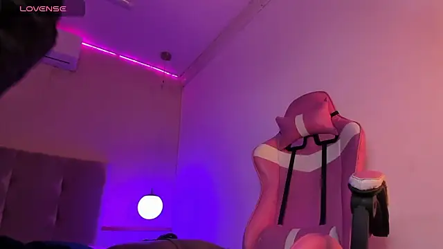 Snapshot of AlessandroDybala chatting on February 11, 11:54 am AlessandroDybala online show from February 11, 11:54 am