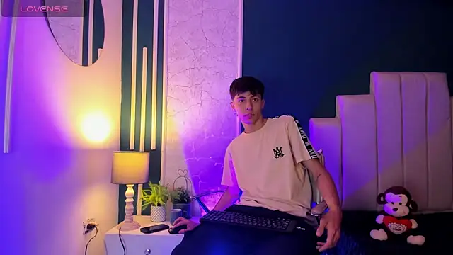 Snapshot of AlessandroDybala chatting on February 14, 12:03 pm AlessandroDybala online show from February 14, 12:03 pm