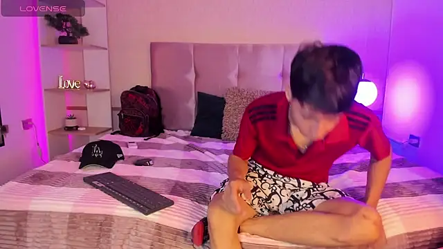 Snapshot of AlessandroDybala chatting on February 18, 2:59 pm AlessandroDybala online show from February 18, 2:59 pm