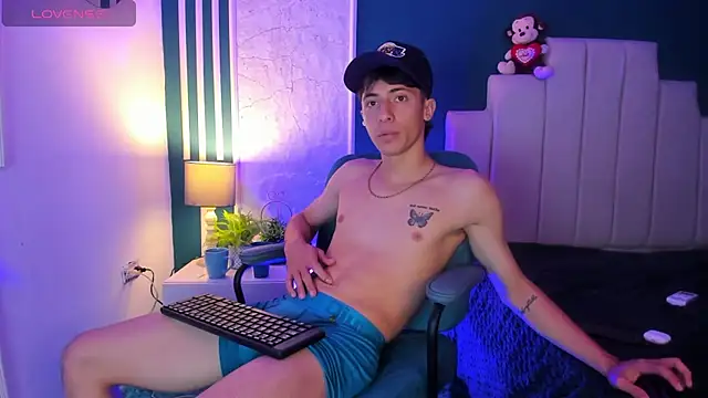 Snapshot of AlessandroDybala chatting on February 19, 2:55 pm AlessandroDybala online show from February 19, 2:55 pm