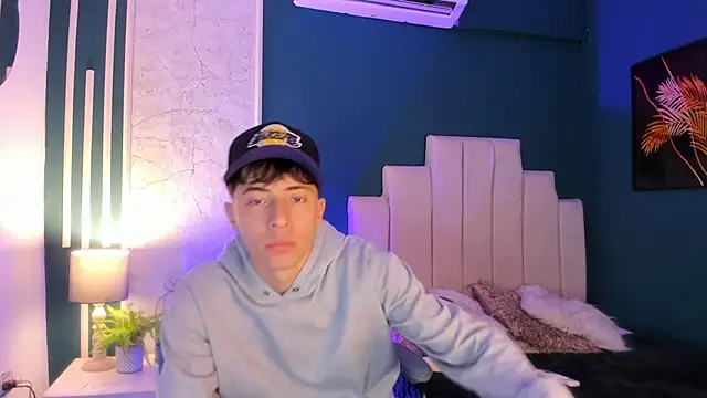 Snapshot of AlessandroDybala chatting on February 21, 12:06 pm AlessandroDybala online show from February 21, 12:06 pm