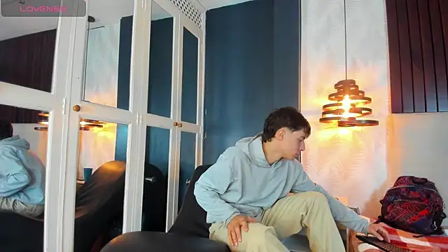 Snapshot of AlessandroDybala chatting on February 23, 12:16 pm AlessandroDybala online show from February 23, 12:16 pm