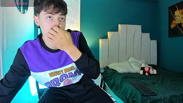 Snapshot of AlessandroDybala chatting on February 28, 12:09 pm AlessandroDybala online show from February 28, 12:09 pm